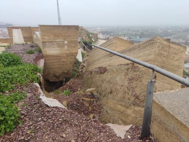 El PSOE está en contacto con el gobierno local para abordar las actuaciones que sean oportunas ante el derrumbe parcial de la muralla del Castillo de Nogalte