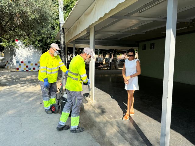 El Ayuntamiento de Puerto Lumbreras continúa la fumigación en los parques y jardines para evitar la proliferación de insectos y roedores